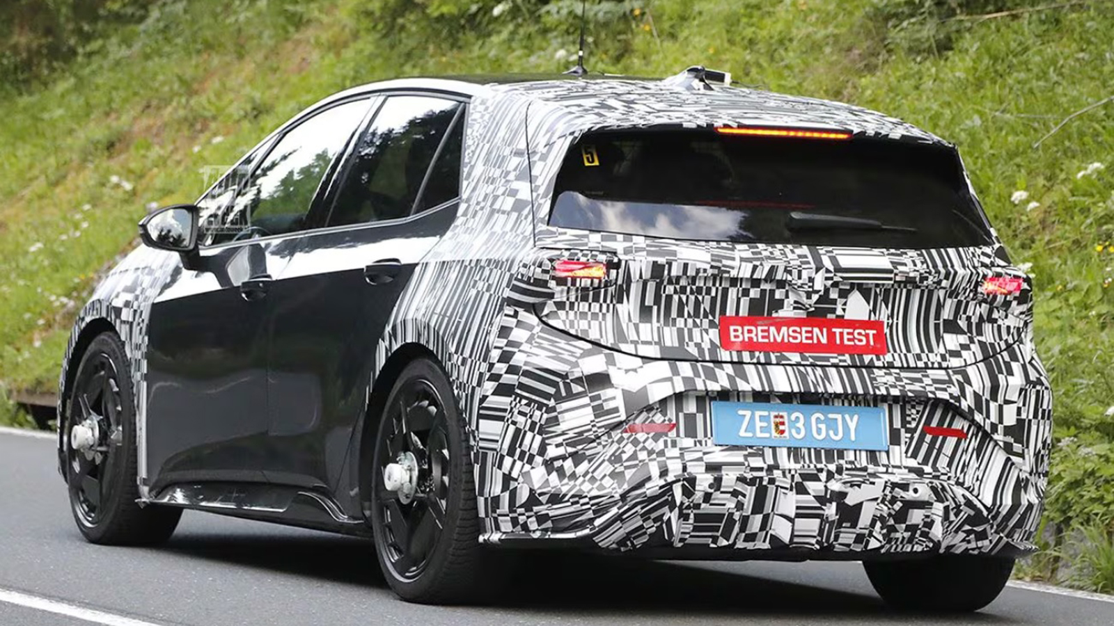 Σε δοκιμές στο δρόμο το ανανεωμένο CUPRA Born 